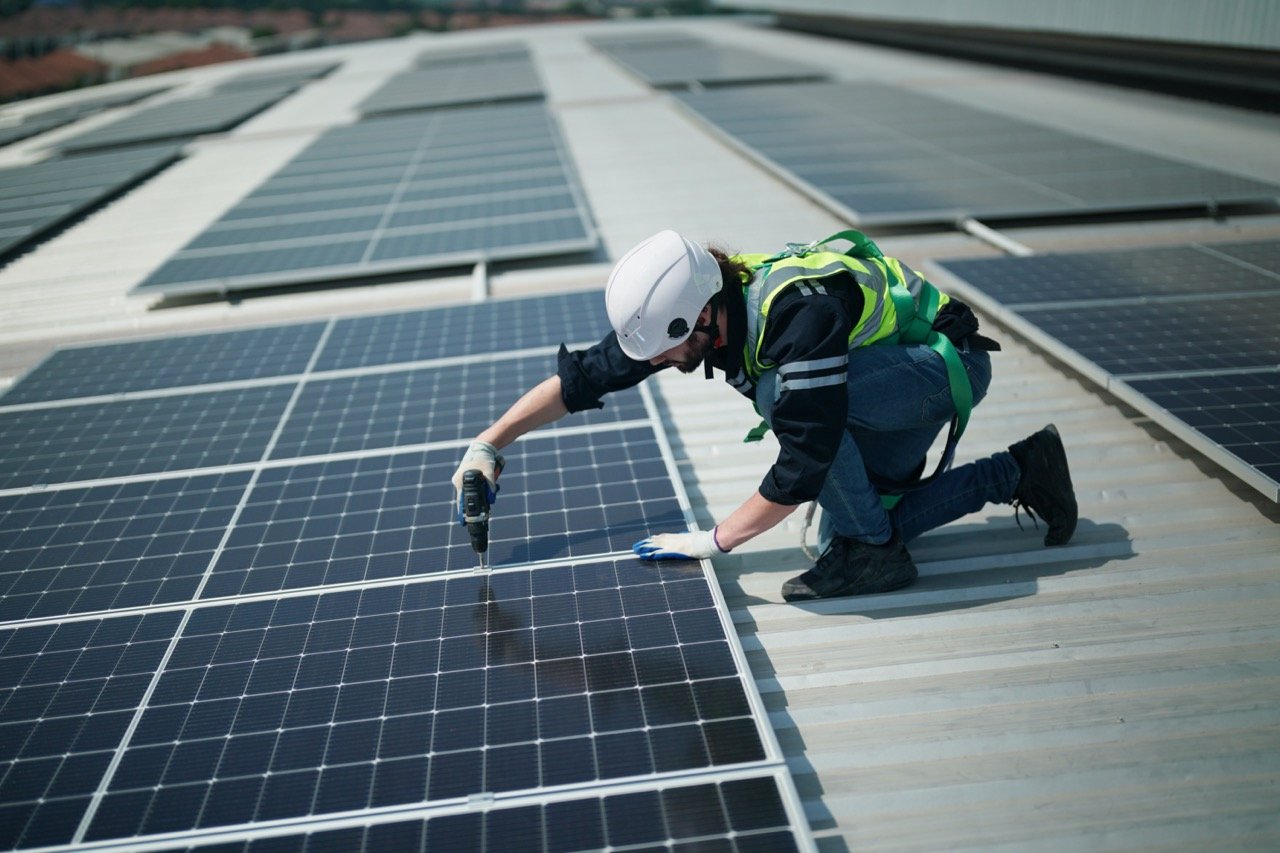 Industrial rooftop solar and LED retrofit — Navi Mumbai warehouse (50 kW)